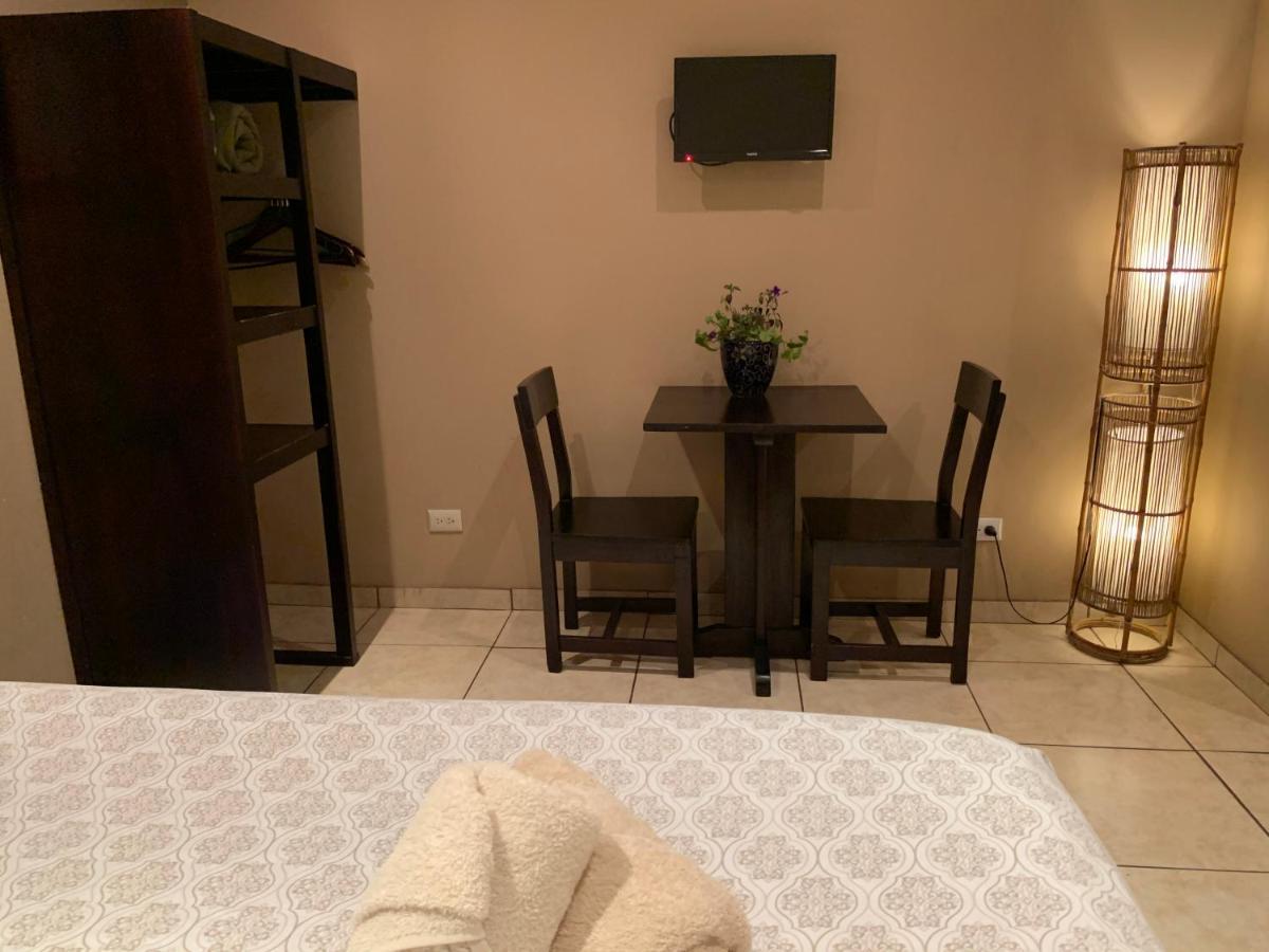 Casa De Lis Hotel & Tourist Info Centre توريالبا المظهر الخارجي الصورة