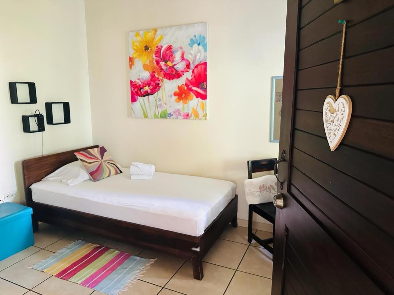 Casa De Lis Hotel & Tourist Info Centre توريالبا المظهر الخارجي الصورة