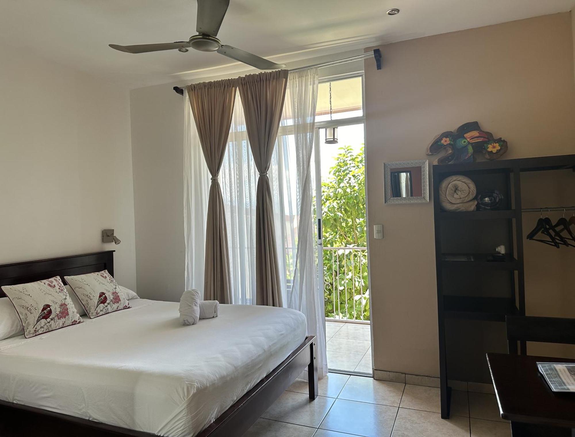 Casa De Lis Hotel & Tourist Info Centre توريالبا المظهر الخارجي الصورة